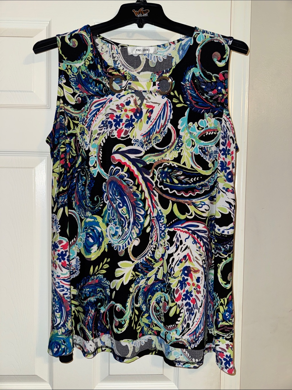 Jones Studio Black Multi Paisley Sleeveless Shell